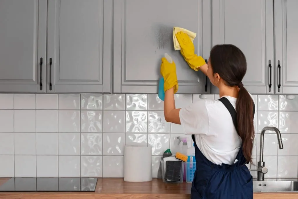 Home Cleaning Services vs. DIY: Which Is More Effective for Long-Term Maintenance?