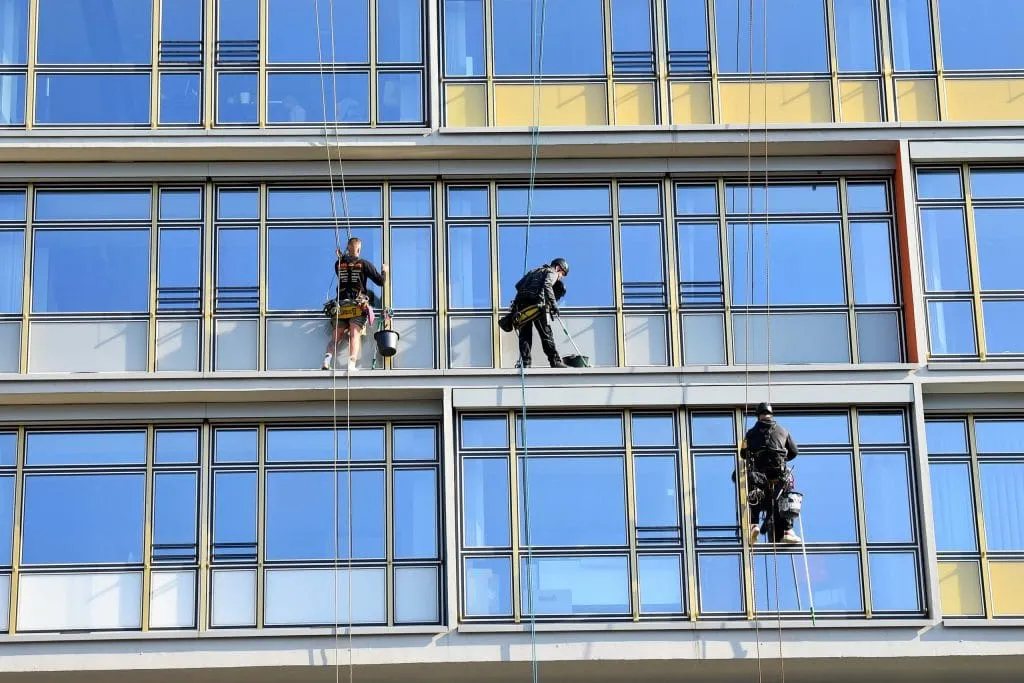 Affordable Window Cleaning in Chicago: 7 Tips to Keep Costs Low