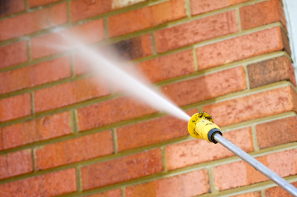 7 Benefits of Power Washing Your Home